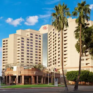 Отель Hilton Long Лонг Бич